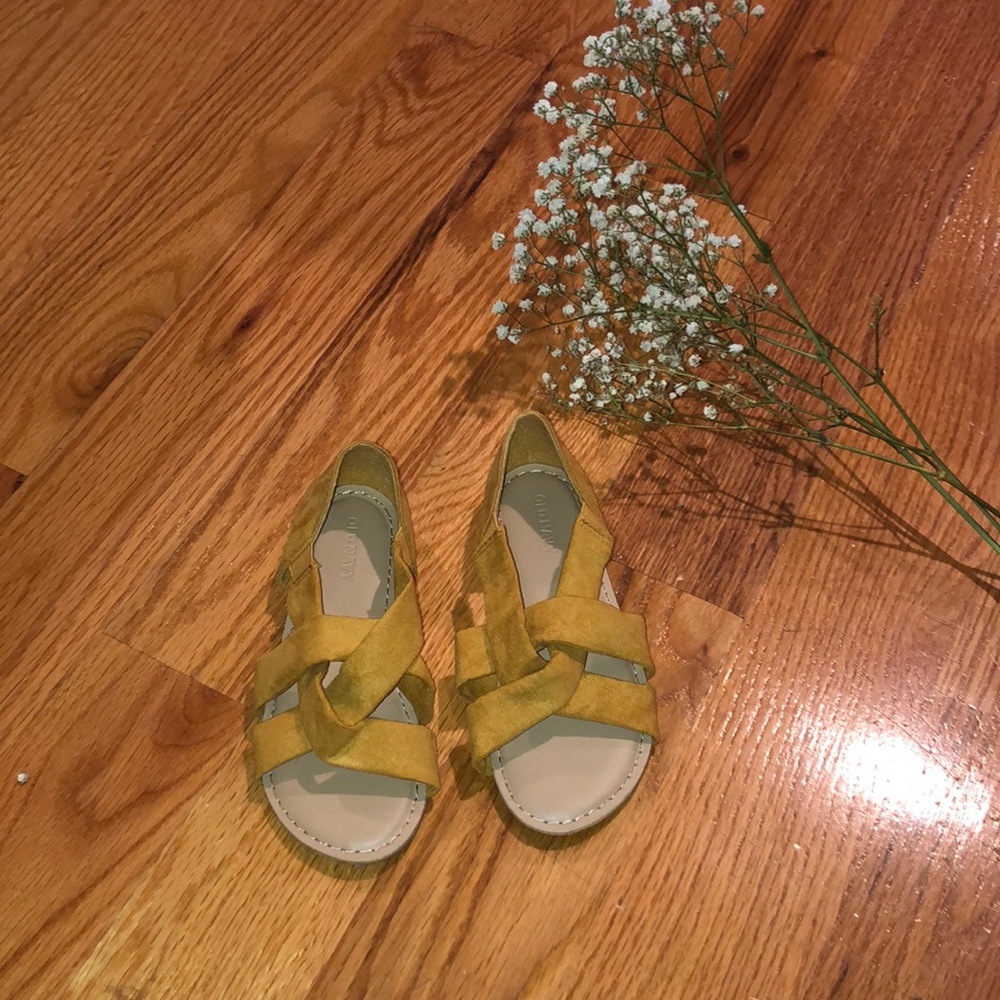 Mustard toddler girls sandals brand new